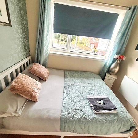 Doncaster - Boswell - Large Balcony Apartment - 2 Double Beds - 2 Bedrooms - Close To Town & Racecourse - Off Street Parking 2 Cars - Fast Wifi Eksteriør bilde