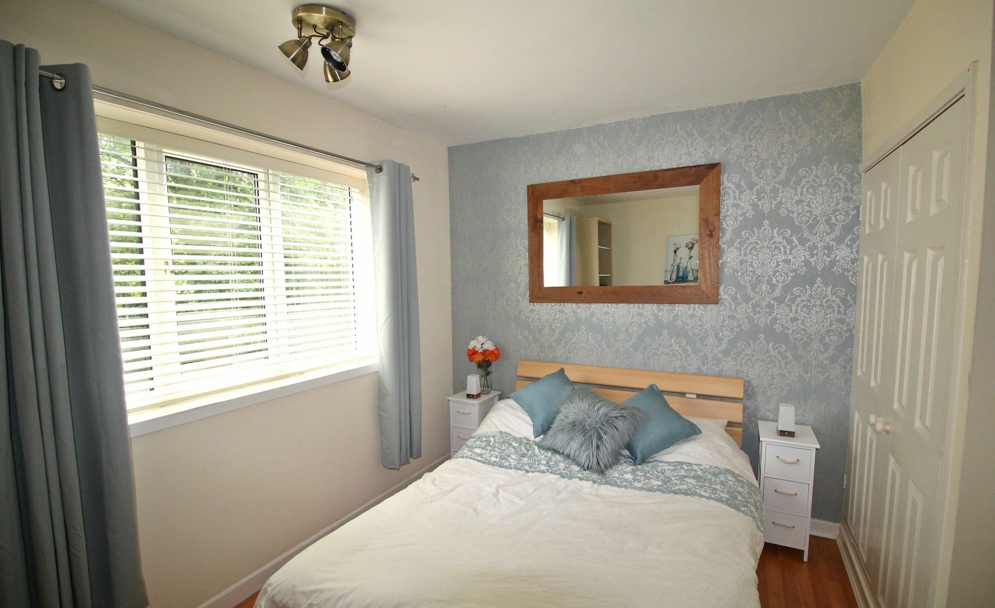 Doncaster - Boswell - Large Balcony Apartment - 2 Double Beds - 2 Bedrooms - Close To Town & Racecourse - Off Street Parking 2 Cars - Fast Wifi Eksteriør bilde